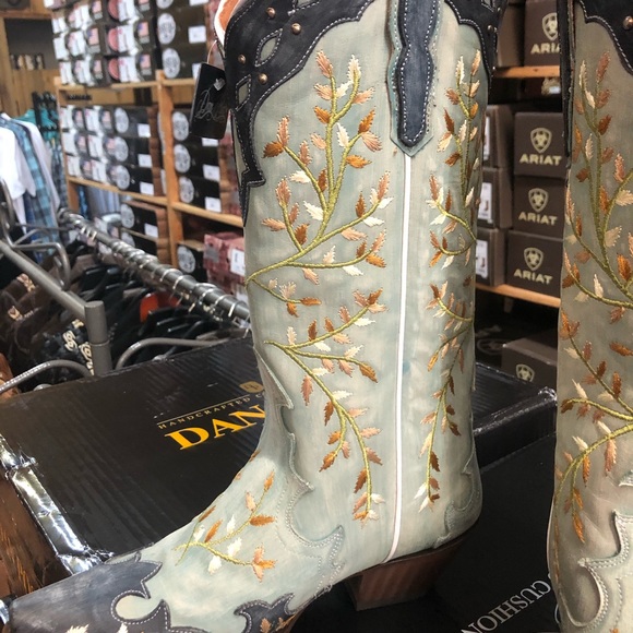 Ladies Dan Post blue on blue embroidery NWT - Picture 3 of 8